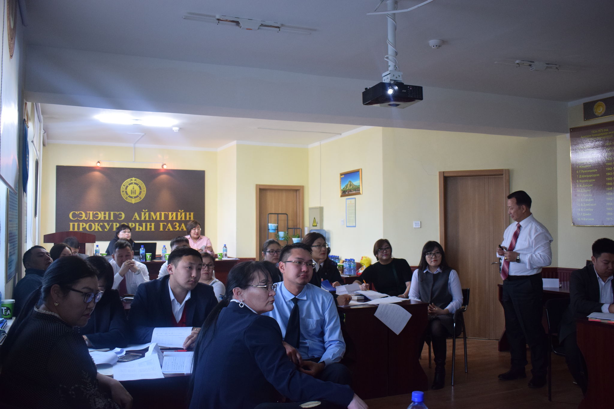 СЭЛЭНГЭ АЙМГИЙН ПРОКУРОРЫН ГАЗАРТ “УЛСЫН ЯЛЛАГЧИЙН МЭТГЭЛЦЭХ УР ЧАДВАРЫГ ДЭЭШЛҮҮЛЭХ НЬ” СЭДЭВТ СУРГАЛТ ОХИОН БАЙГУУЛАГДАЖ БАЙНА